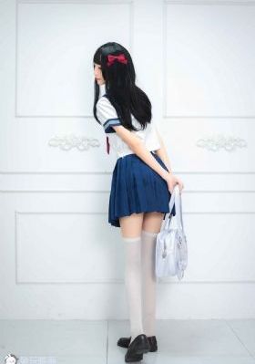 年轻的女老师在线_BD高清电影在线